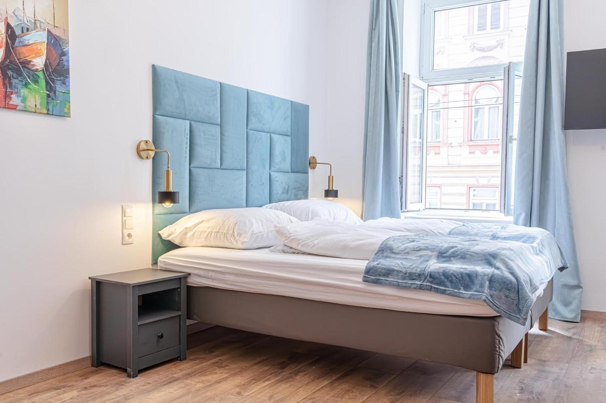 Cost Effective City Life 1Br In Classic Building Виена Екстериор снимка