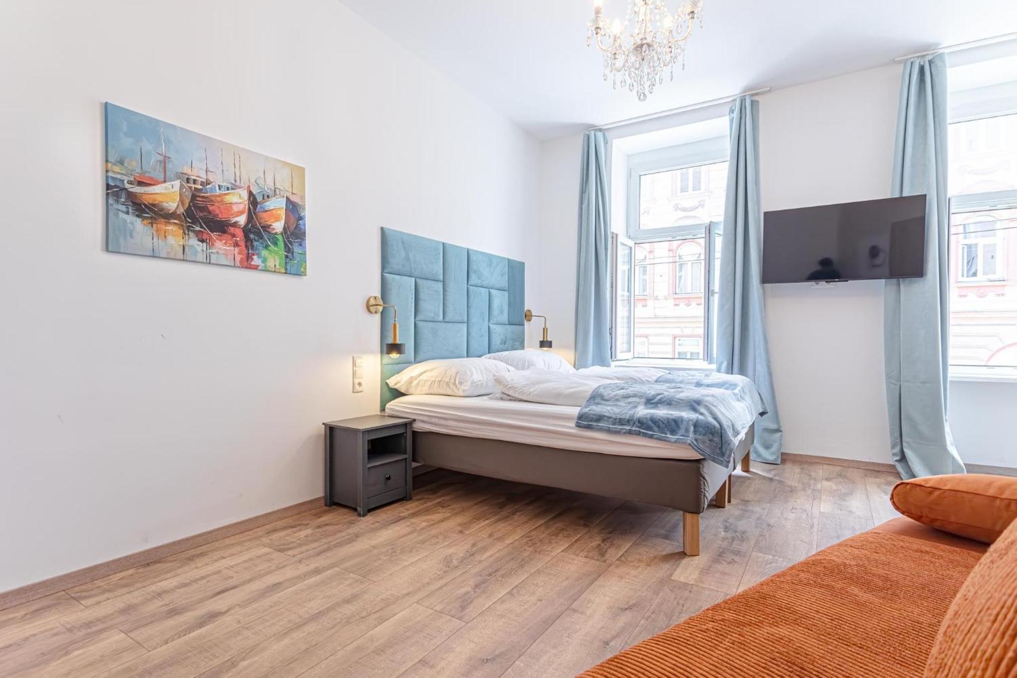 Cost Effective City Life 1Br In Classic Building Виена Екстериор снимка